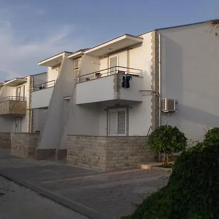 Parić Near The Sea - Unique Landmark *