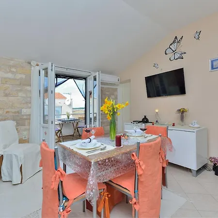 Appartement Parić Near The Sea - Unique Landmark